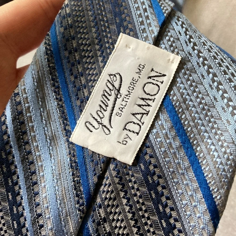 VINTAGE Youngs by damon men's tie